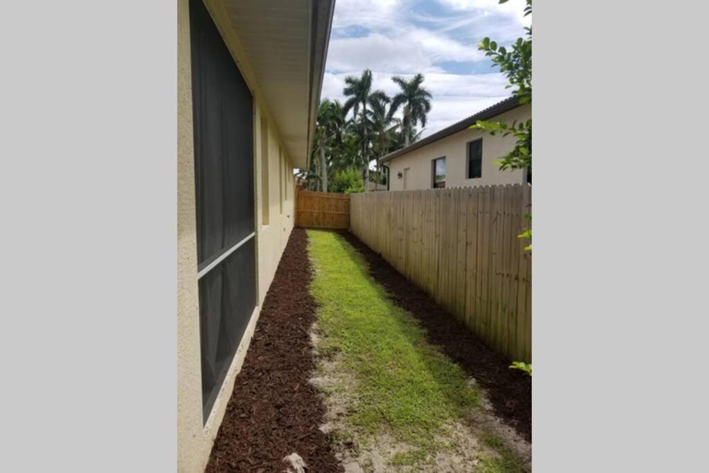 فيلا 823 104Th Ave. N. North Naples المظهر الخارجي الصورة